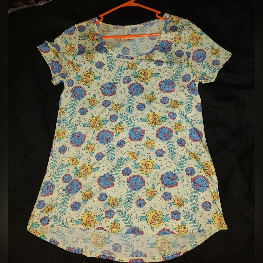 Lularoe NWT Classic tee floral print